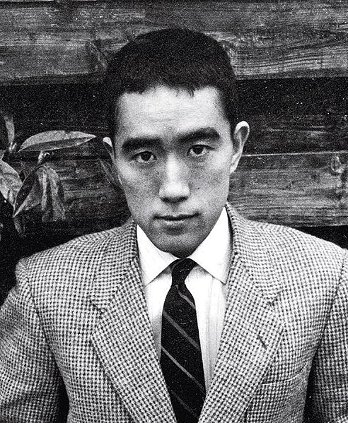 Файл:Yukio Mishima, 1955 (cropped).jpg