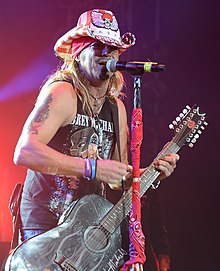 Bret Michaels 2019 (cropped).jpg