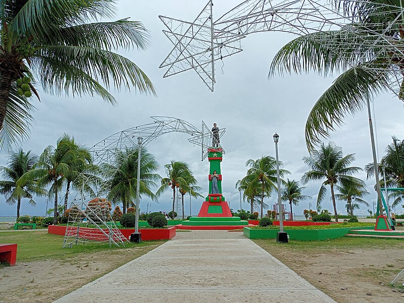 File:GuihulnganRizalFreedomPark1.jpg