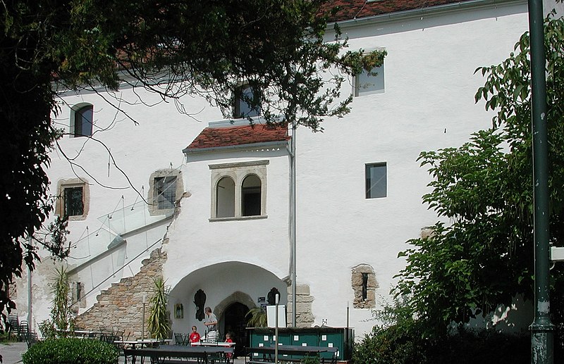 Файл:Hartberg schloss rittersaal.jpg