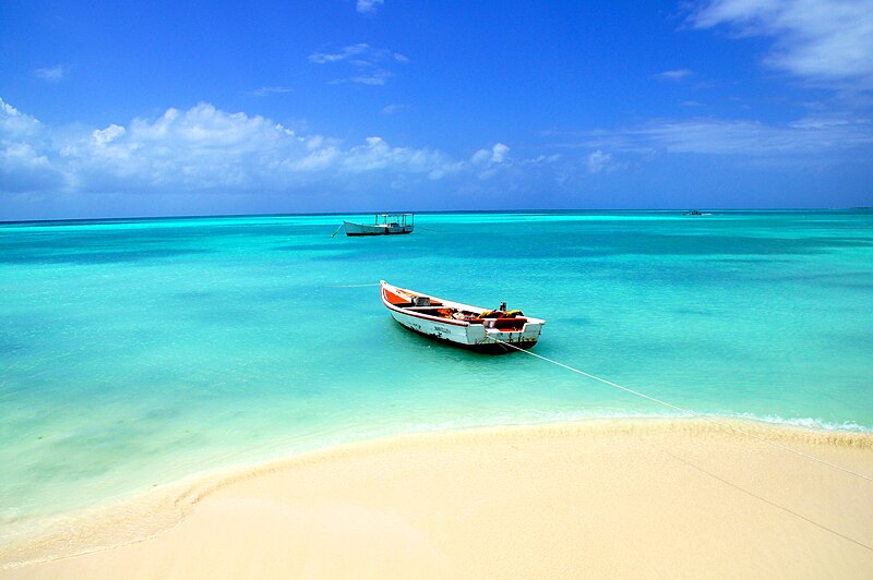 Archivo:Scenery in Los Roques.jpg