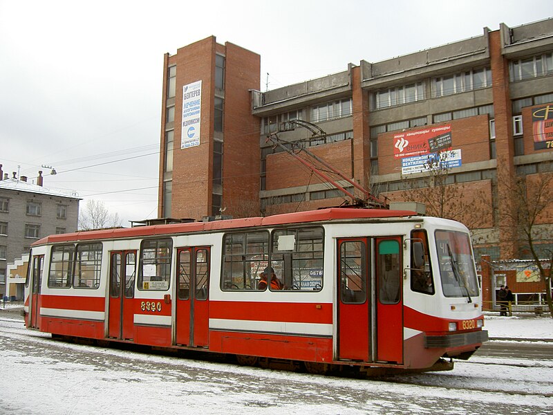 Файл:TramsKronshtadskaya2008-02-18-04.jpg