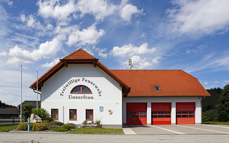 File:Freiwillige Feuerwehr Unserfrau 2019-08.jpg