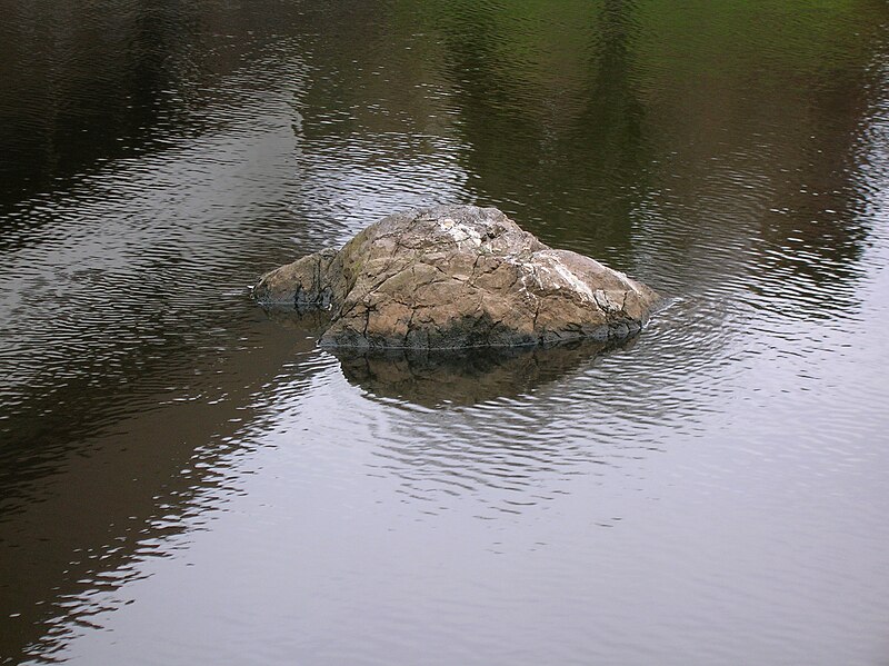 File:Granny Stone 1.JPG