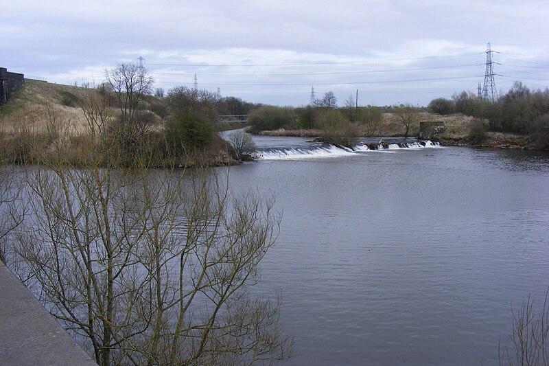 File:Irwell and Mersey Confluence.jpg