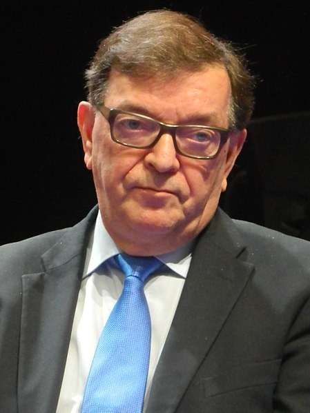 File:Paavo Väyrynen 2017 03.jpg