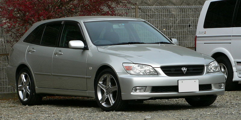 Файл:2001 Toyota Altezza-Gita 01.jpg