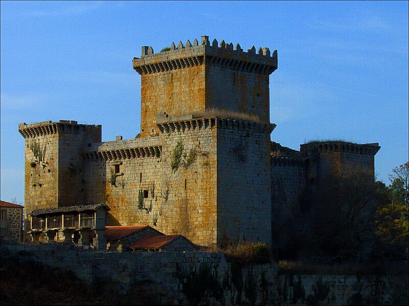 Archivo:Castelo de Pambre.jpg