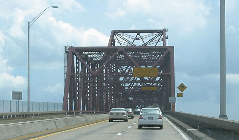 File:Eastbound Mathews Bridge truss.jpg