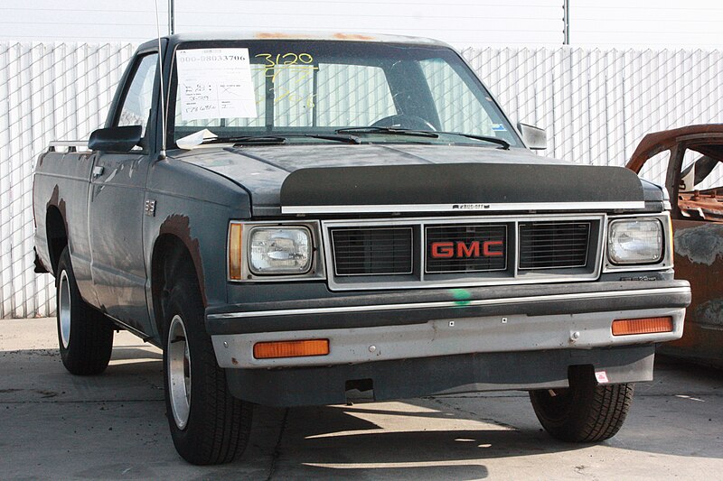 Файл:GMC-Sonoma.jpg