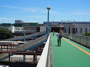 車站西口遠景（2015年7月）