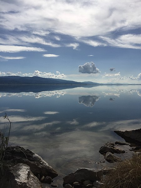 File:Lake trichonida.jpg