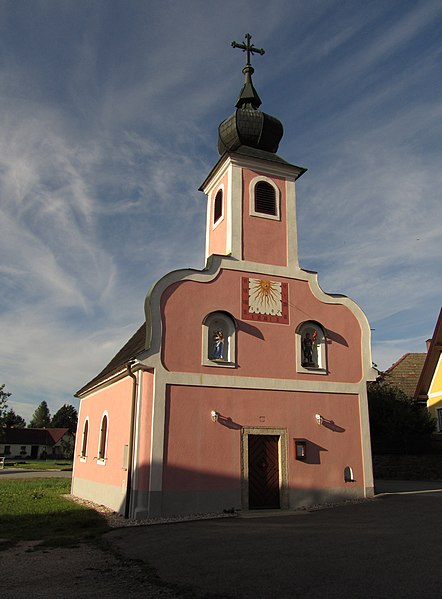 File:Ortskapelle Ullrichs.jpg