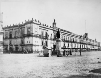 Photo of the National Palace between 1880-1900