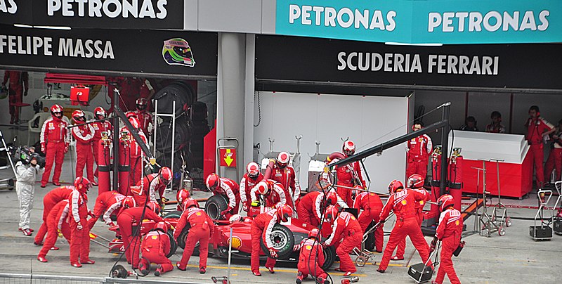 File:Pit stop raikkonen.jpg