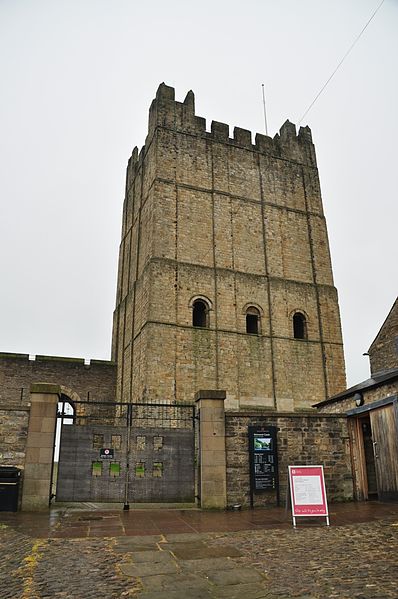 File:Richmond Castle keep (7997).jpg