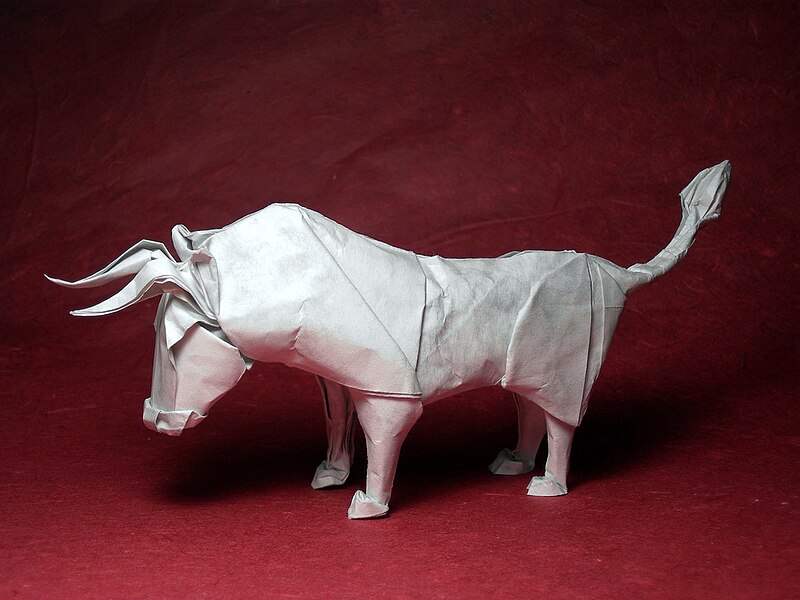 Archivo:Wet-folding bull.jpg