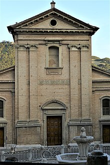 Fossombrone Cattedrale facciata.jpg