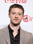 Joseph Quinn on the alfombra roja at the Big Screen Achievement Awards at the 2024 CinemaCon at The Colosseum Theater at Caesars Palace in Las Vegas, Nevada.