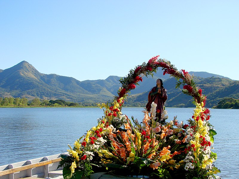 Archivo:Laguna de olomega.jpg