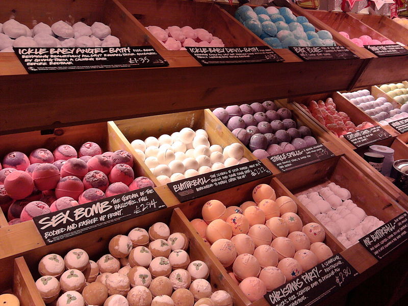 File:Lush bath bombs.jpg