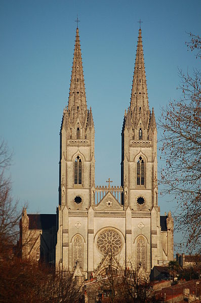 Archivo:Niort eglise standre.jpg