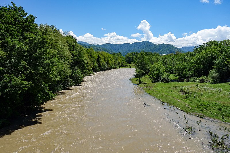 File:River Khanistskali in Dimi.jpg