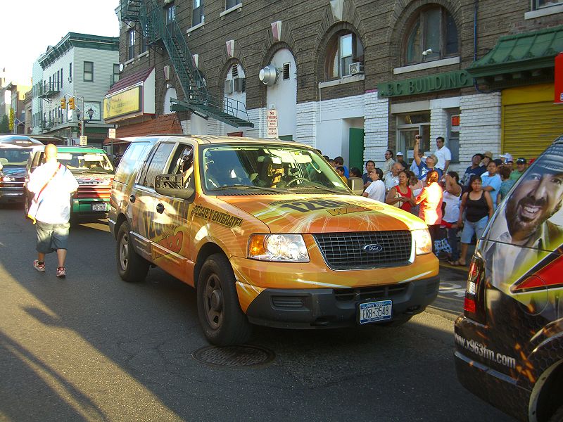 File:6.6.10CubanParadeUCByLuigiNovi11.jpg