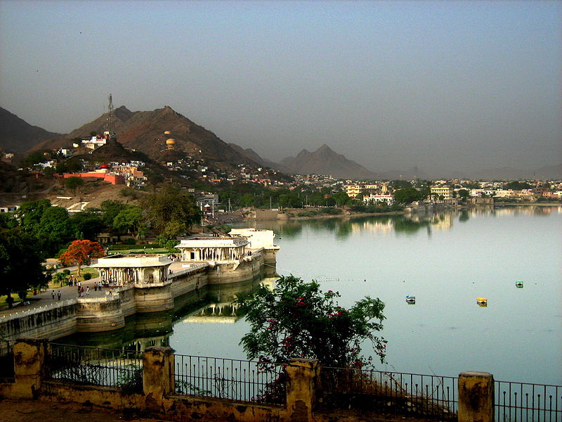 File:Anasagar Lake, Ajmer.JPG