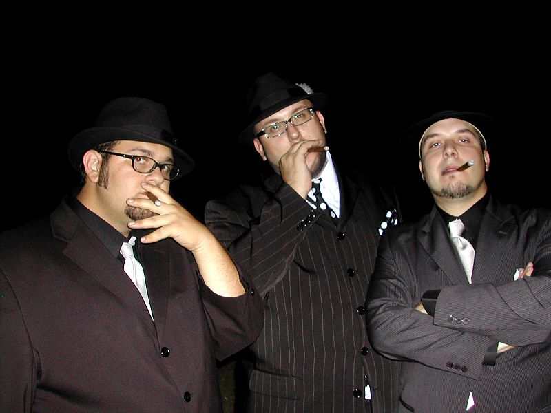 File:Classical gangster clothing.jpg