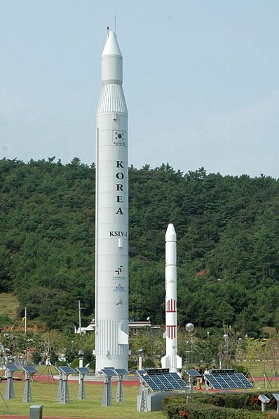 File:KSLV-1 Naro Replica.jpg