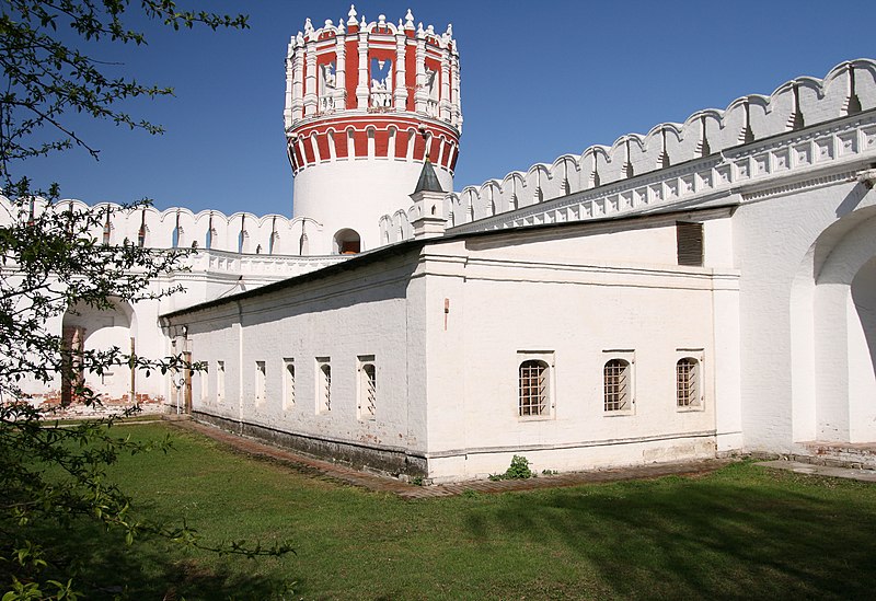 Файл:NovodevichyConvent NikolskayaGuardroom.JPG