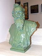 Busto de Schulek Frigyes en el Museo Zsolnay de Pécs, obra de Strobl Alajos (ca. 1907)