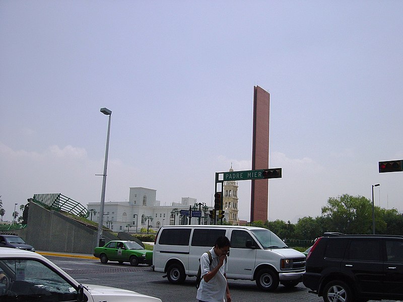 File:Zaragoza Macroplaza.JPG