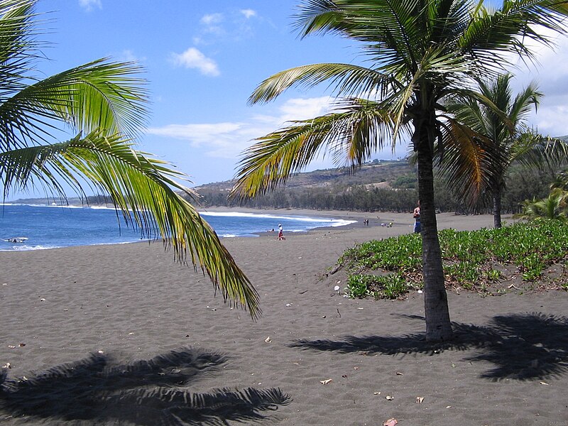 Файл:Étang-salé-les-bains-plage03.jpg