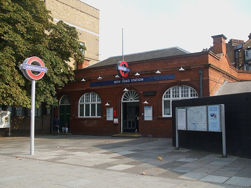 File:Bow Road stn building.JPG