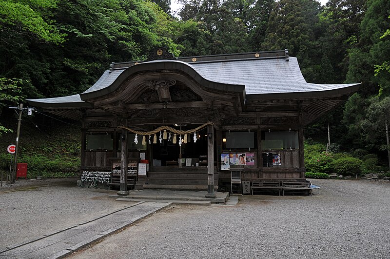 File:Kamiichinomiya Oawa Jinja 04.JPG