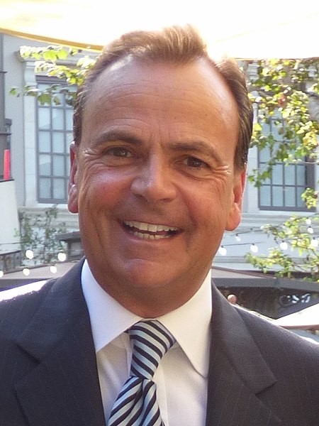 File:Rick Caruso, 2015.jpg