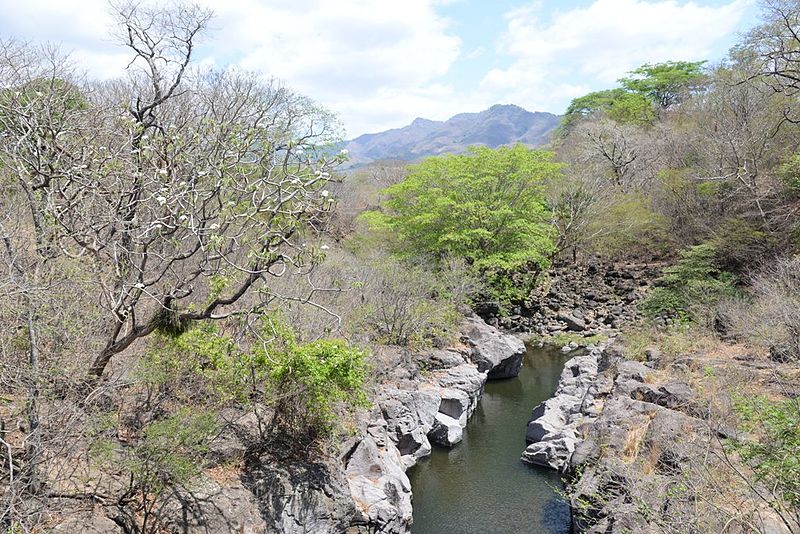 Archivo:Achuapa San Antonio Rio1.jpg