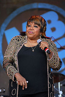 Denise LaSalle performing at the 2009 Monterey Blues Festival.