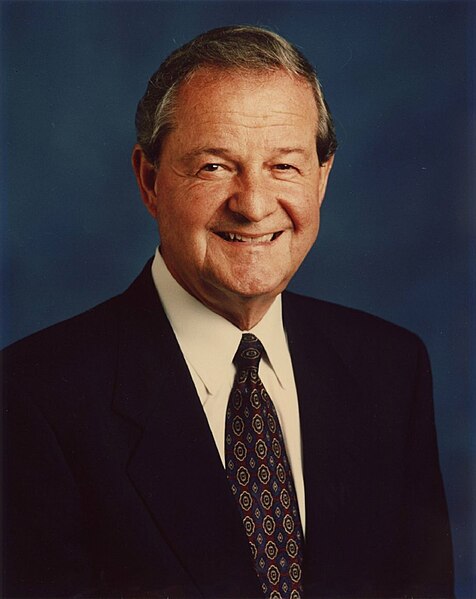 File:Frank O'Bannon 1990.jpg