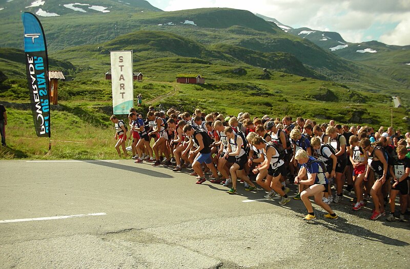 File:Mountain running.JPG