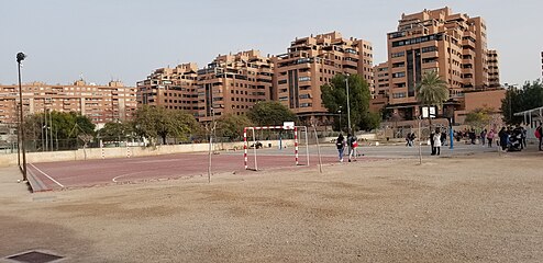 Pistas de fútbol y baloncesto