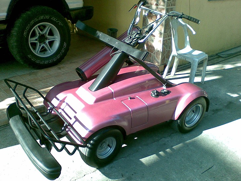 File:Yamaha pink golf cart.jpg