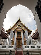 Through the gate of the temple and the front of the Phra Viharn Luang