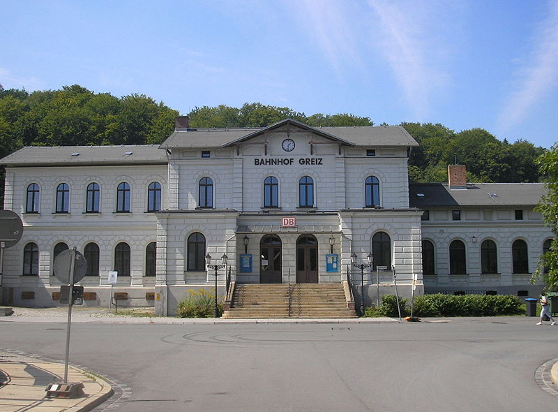 File:Bahnhof Greiz.JPG