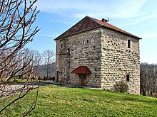 Côtebrune, l'ancien donjon restauré.jpg