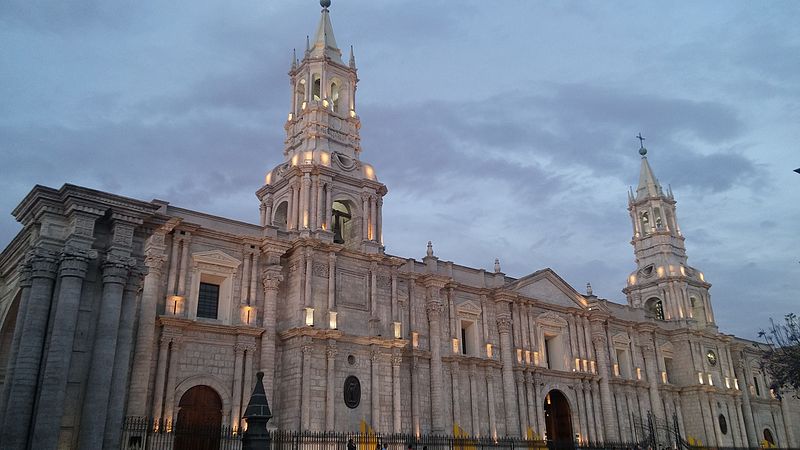 File:Catedral de Arequipa.jpg