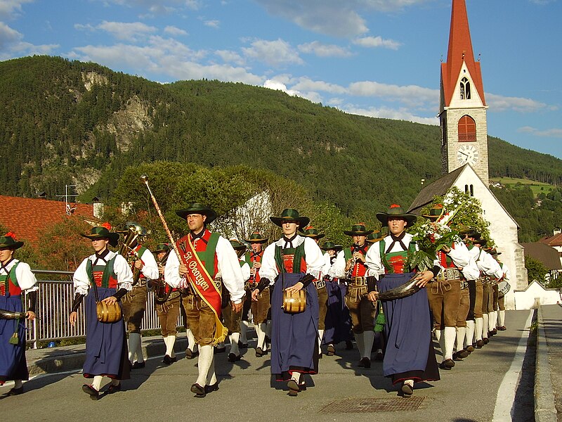 Archivo:Musikkapelle-StGeorgen.jpg