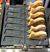 Train-shaped taiyaki, being sold outside Narimasu Station